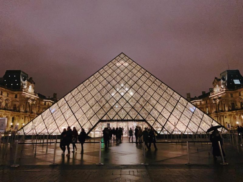 euro_tour's tweet image. 🇫🇷ルーヴル美術館の代表作品７選とおすすめの周り方《カフェ・レストラン・土産情報も》✨（France Box）　世界三大美術館のひとつであり、世界一の美術館といっても過言ではないのがルーヴル美術館♪ #LouvreMuseum
👉francetabi.com/musee-du-louvr…
➡️パリのホテル：euro-tour.co.jp/luxury-hotel/p…