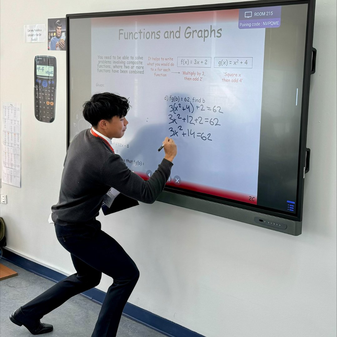 We are determined to have our students future-ready when they graduate! From university fairs to learning life skills in PSHE, EPQ showcases to A Level maths presentations, this is only the beginning of their journey towards greatness.#BeginsAtDBSEH#SixthForm#UniversityFair