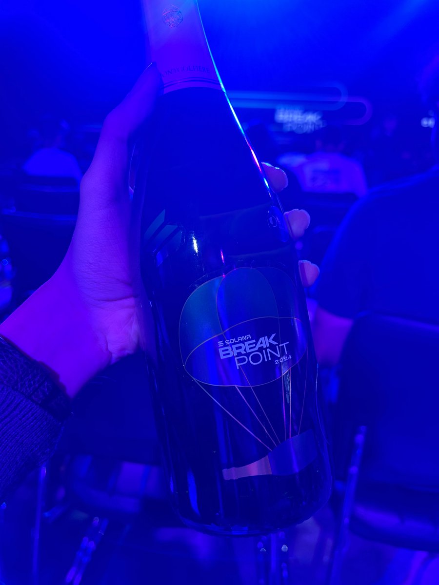 0xDaddyG's tweet photo. Thank you $dVIN for the Champagne at @SolanaConf #SolanaBreakpoint2024.

Checkout @dVINLabs https://t.co/6LavSGNIAH