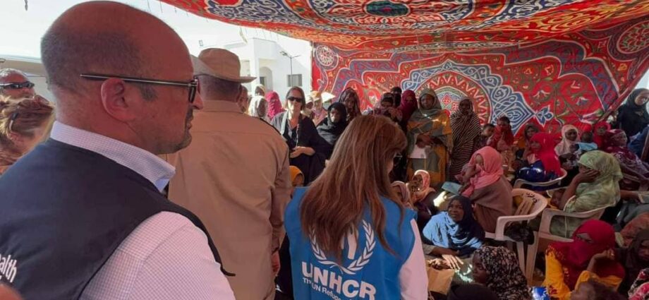 #دارفور24 
يواجه اللاجئين السودانيين في دولة ليبيا ظروفًا إنسانية قاسية، وهم يتكدسون في المزارع بمدينة الكفرة الحدودية، وآخرين في مقرات الجالية السودانية بالمدن الليبية، كما يعانون من تأخر إجراءات منحهم بطاقة اللجوء من قبل المفوضية السامية لشؤون اللاجئين.
#تحدثوا_عن_واقع_السودان