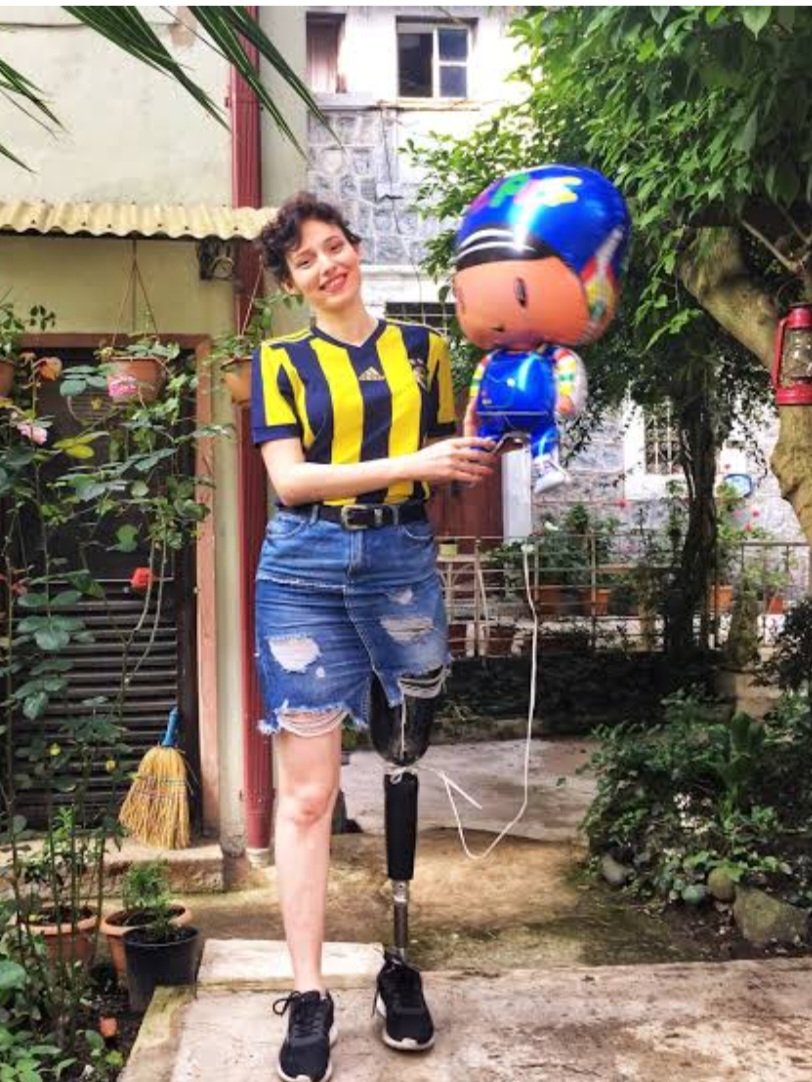 "Belki kaybedeceğim ama savaşırken kaybedeceğim"demiştin
En çok da senin dünya Fenerbahçeli kadınlar günün kutlu olsun💙💛 #Fenerbahçe #fener  #neslicantay #20eylül #aşk #cuma #günaydın #hayırlıcumalar 
 #fenerbahçelikadınlargünü