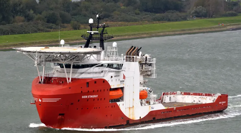 🚢 Offshoreanalytiker Erik Aspen Fosså fra Carnegie mener at $DOFG er den mest aktuelle kandidaten for å overta Kristian Siems ni offshorefartøy. Spesielt attraktive er ankerhåndteringsskipene og konstruksjonsskipene, som «Siem Stingray». Flere selskaper har vist interesse, men