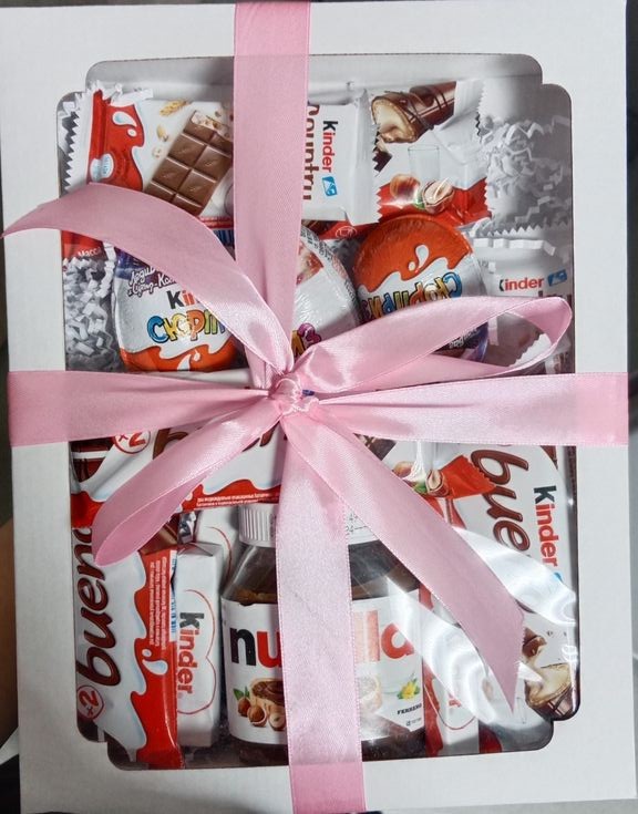 cherriebundt's tweet photo. ㅤ

Special package karena Nicole suka berbagi, onty bikinkan snack box untuk teman² @bibblediary

ㅤ ㅤ https://t.co/tSFKFMcqeH