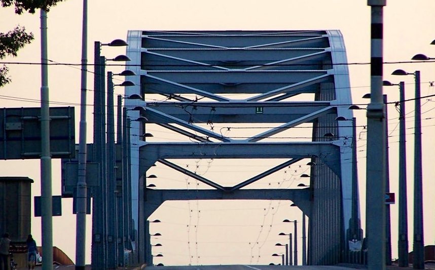 Today I fly to Eindhoven.  From Eindhoven which this time 80 yrs ago was liberated, I drive to Arnhem to meet my guests.  I’ll cross the Waal (not in a small boat) &amp; if all goes to plan I should meet my guests in Arnhem by nightfall.  Only the weather can stop me now #Arnhem80