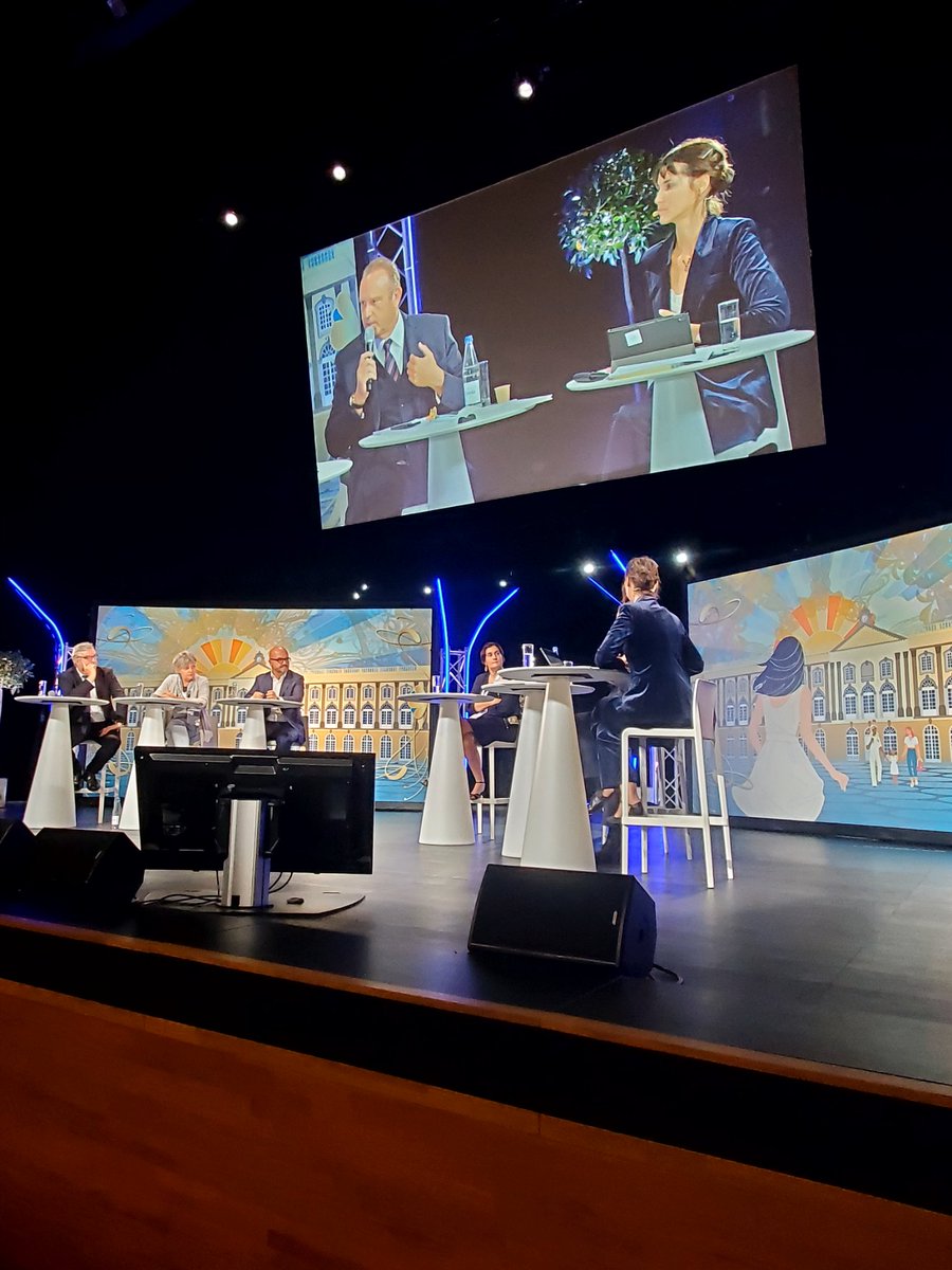 La vitalité d'un système de santé repose sur la capacité des forces qui le composent, publiques et privées, à collaborer efficacement dans l'intérêt des patients. 

Cette coopération doit s'amorcer dès la formation des médecins. Agissons ensemble ! <a href="/La_FHP/">FHP</a>

#RencontresFHP2024