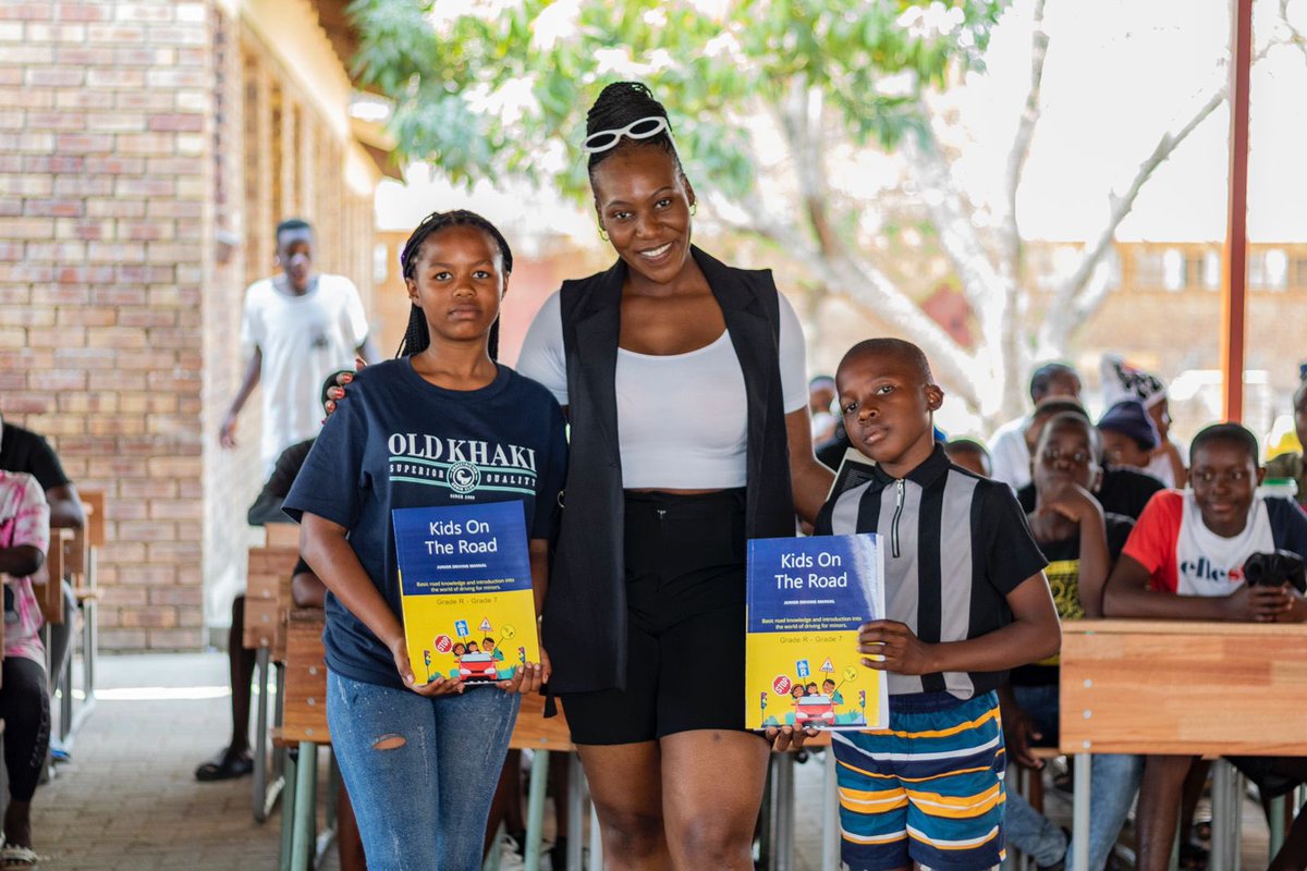 ingcayizivele's tweet photo. Recap from the last day of the School Tour 2024  with : BookHive @SiyafundaSA 

1 Day to Go to the second Annual INGCAYIZIVELE Book Festival !!!
📸: Songeziwe Nelisa Xuba 

#NoRuralChildLeftBehind #tellyourstory #ingcayizivele2024 #MTPA https://t.co/MpXCqcMVQj