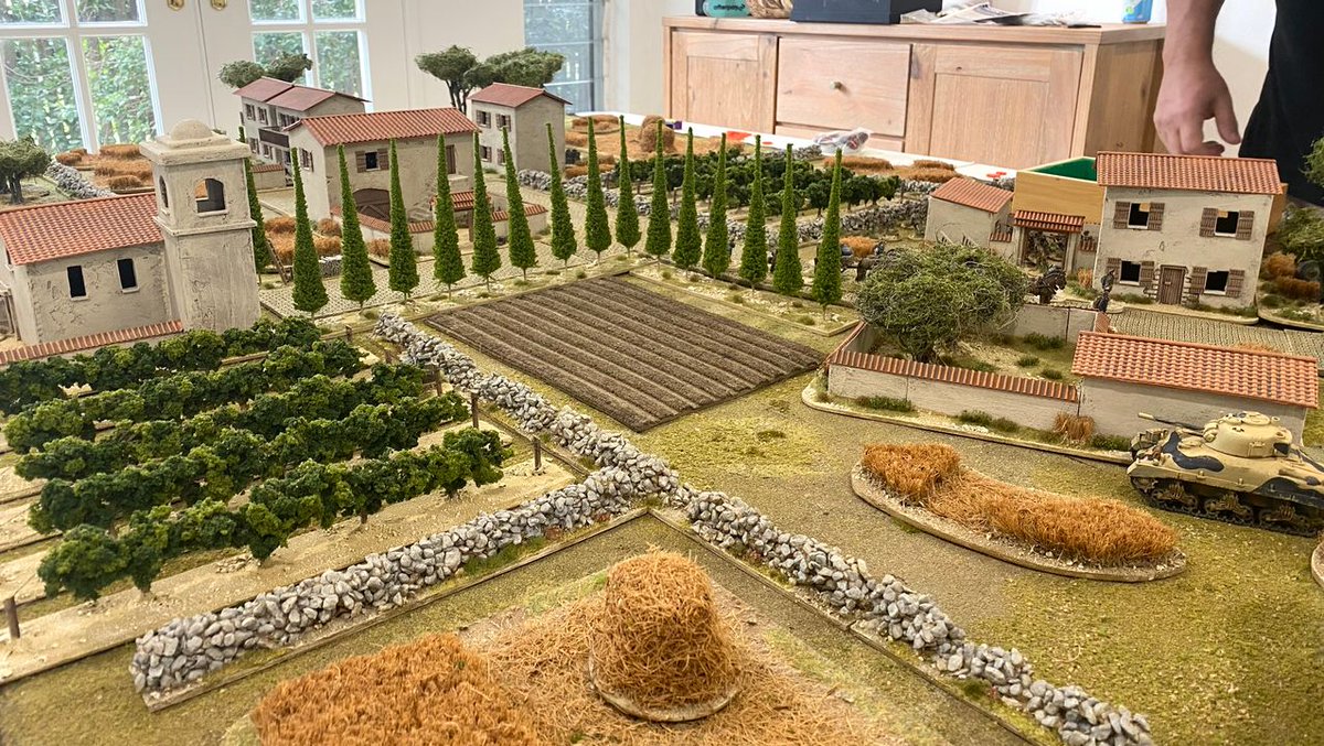 tinnedfruit0's tweet image. Something slightly different today with photos of a #chainofcommand set up from Nathan in Townsville made up of lots of my buildings and the infamous vines... He&apos;s got a great eye for detail. #terrain #Wargaming #wargame