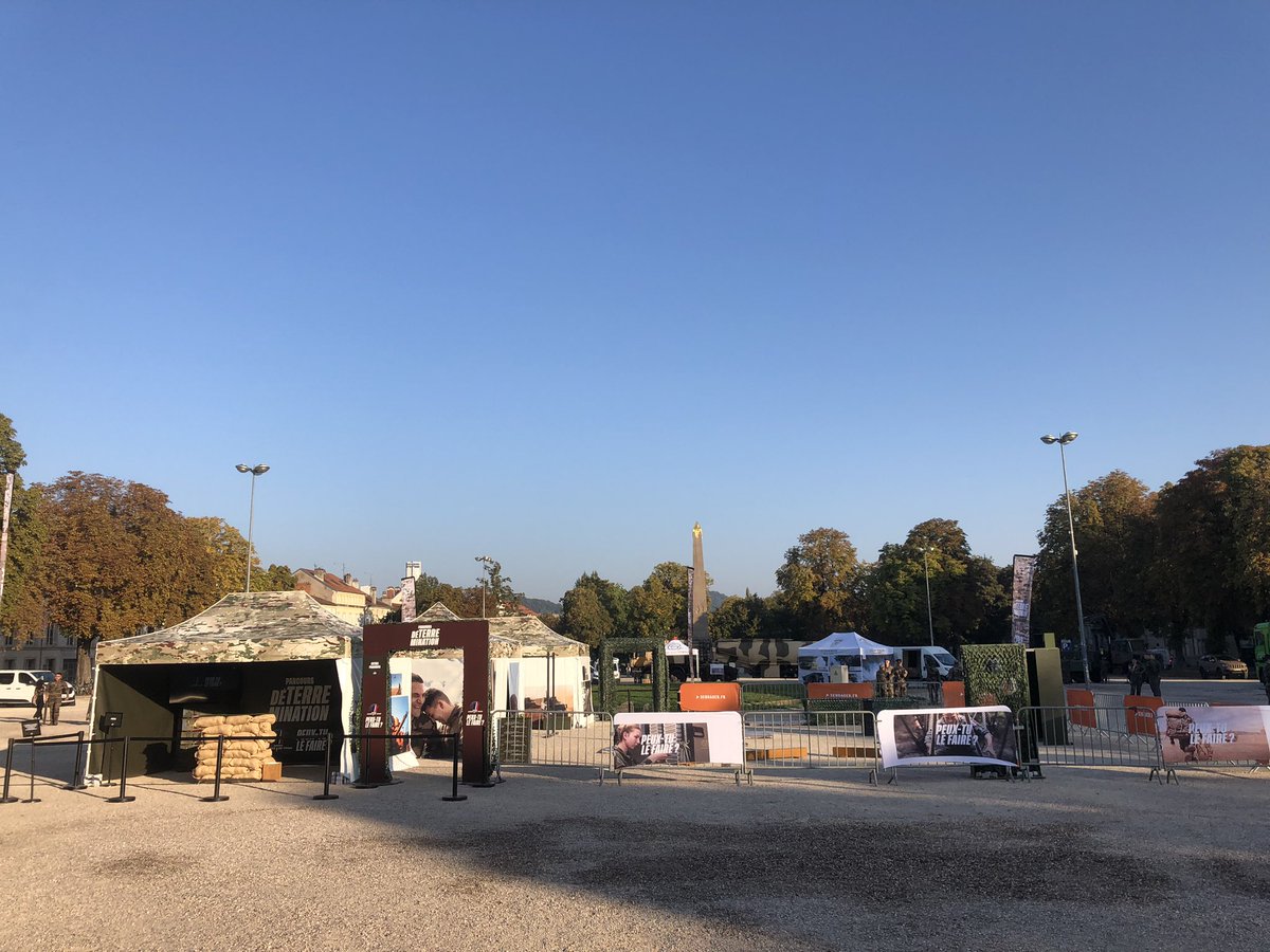Le parcours déTERREmination poursuit son Tour de France. Ce week-end c’est place Carnot à Nancy que l’armée de Terre vient à la rencontre des jeunes <a href="/CDC_8eRA/">Recrutement Terre Nord-Est</a> <a href="/armeedeterre/">Armée de Terre</a> @VilledeNancy #PeuxTuLeFaire