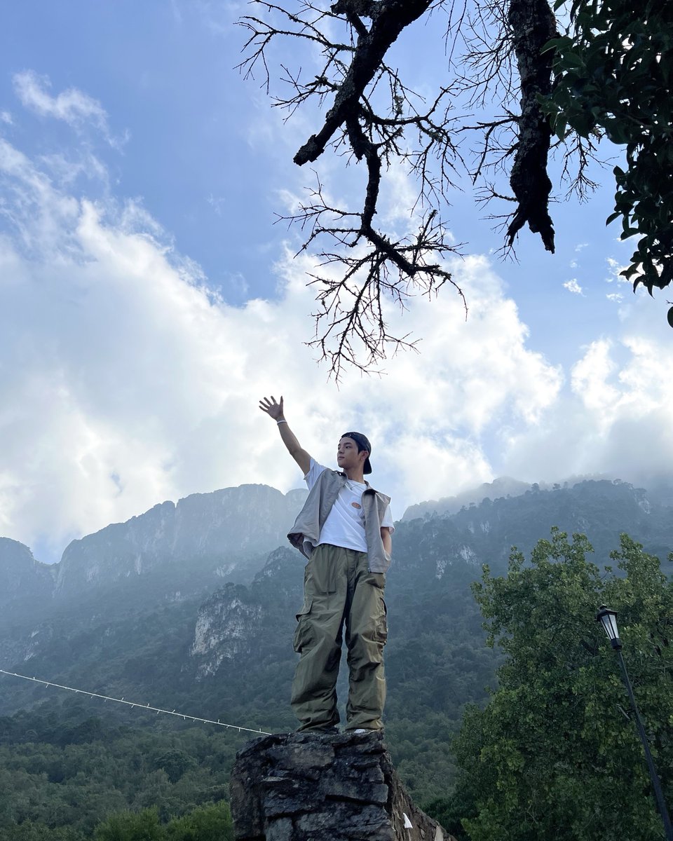 woooojinn's tweet photo. [#우진] ☁️🙋‍♂️🌲

#KIMWOOJIN #김우진
#ILIKETHEWAY
#KIMWOOJIN_ILIKETHEWAY
#KIMWOOJIN_ILIKETHEWAY_in_LatinAmerica https://t.co/xxYLEpW8gn