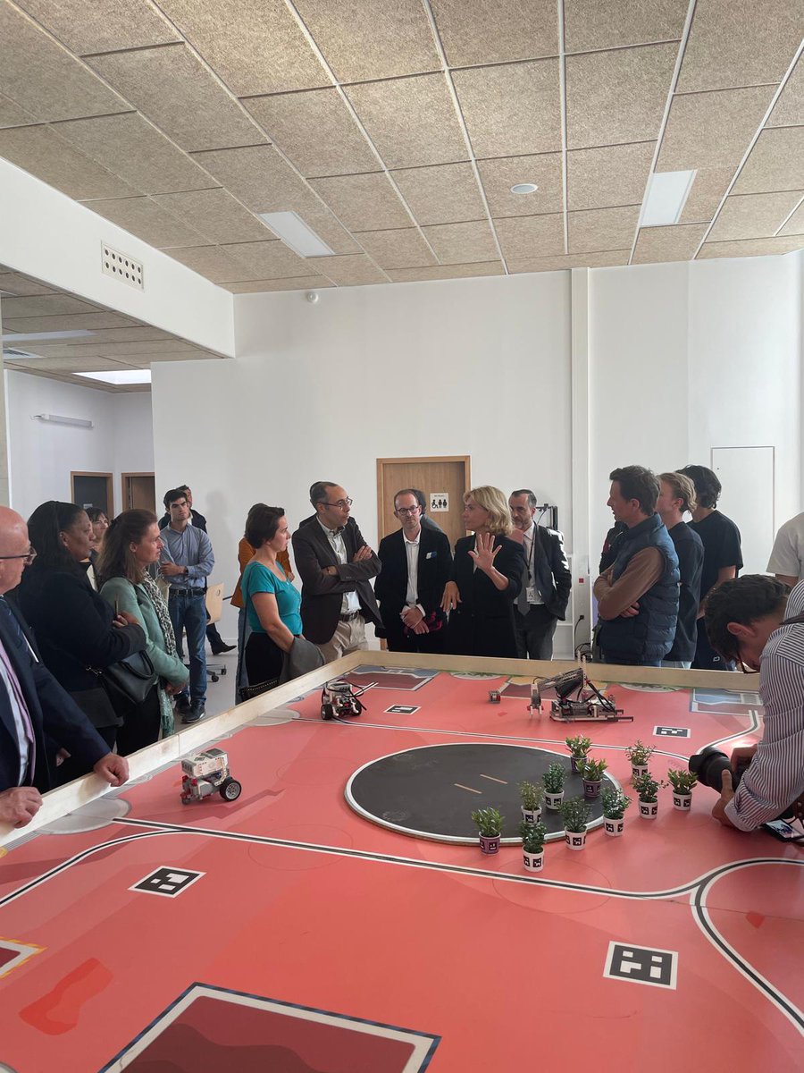 AgenceEngasser's tweet photo. ✂️Lycée de la cité scolaire Paul Valery #ValériePécresse #BernardBeigner
Le 17 septembre 2024 nous avons eu l'honneur de participer à l'inauguration de la première phase de cette réhabilitation d'envergure, futur campus des métiers dédiés à l’intelligence artificielle. https://t.co/IJwH36XWJ4