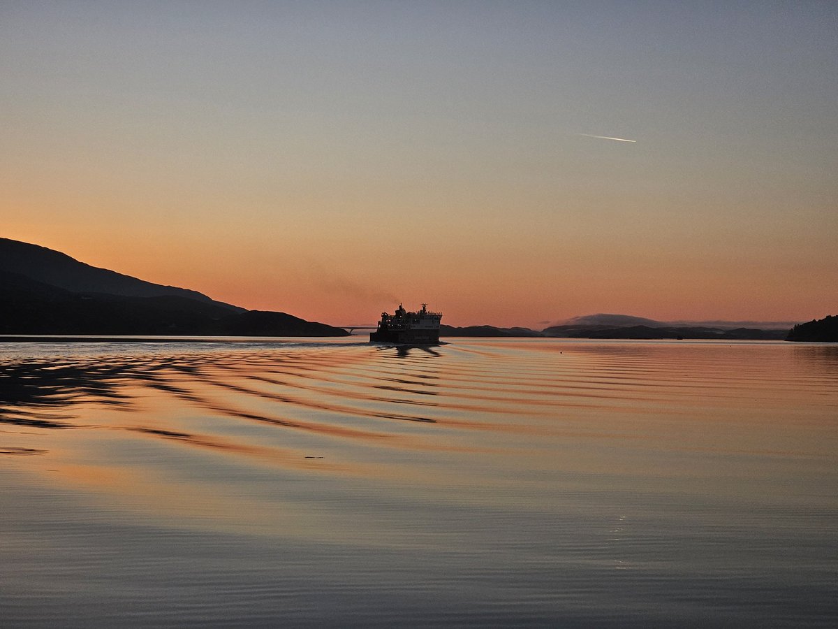 Saltire Marine Services (@saltiremarine) on Twitter photo As The 🌞 rises over East Loch Tarbert on Harris <a href="/CalMacFerries/">CalMac Ferries</a> mv Hebrides begins her working day departing for Uig. #ferry #calmac #scottishscenery As The 🌞 rises over East Loch Tarbert on Harris <a href="/CalMacFerries/">CalMac Ferries</a> mv Hebrides begins her working day departing for Uig. #ferry #calmac #scottishscenery