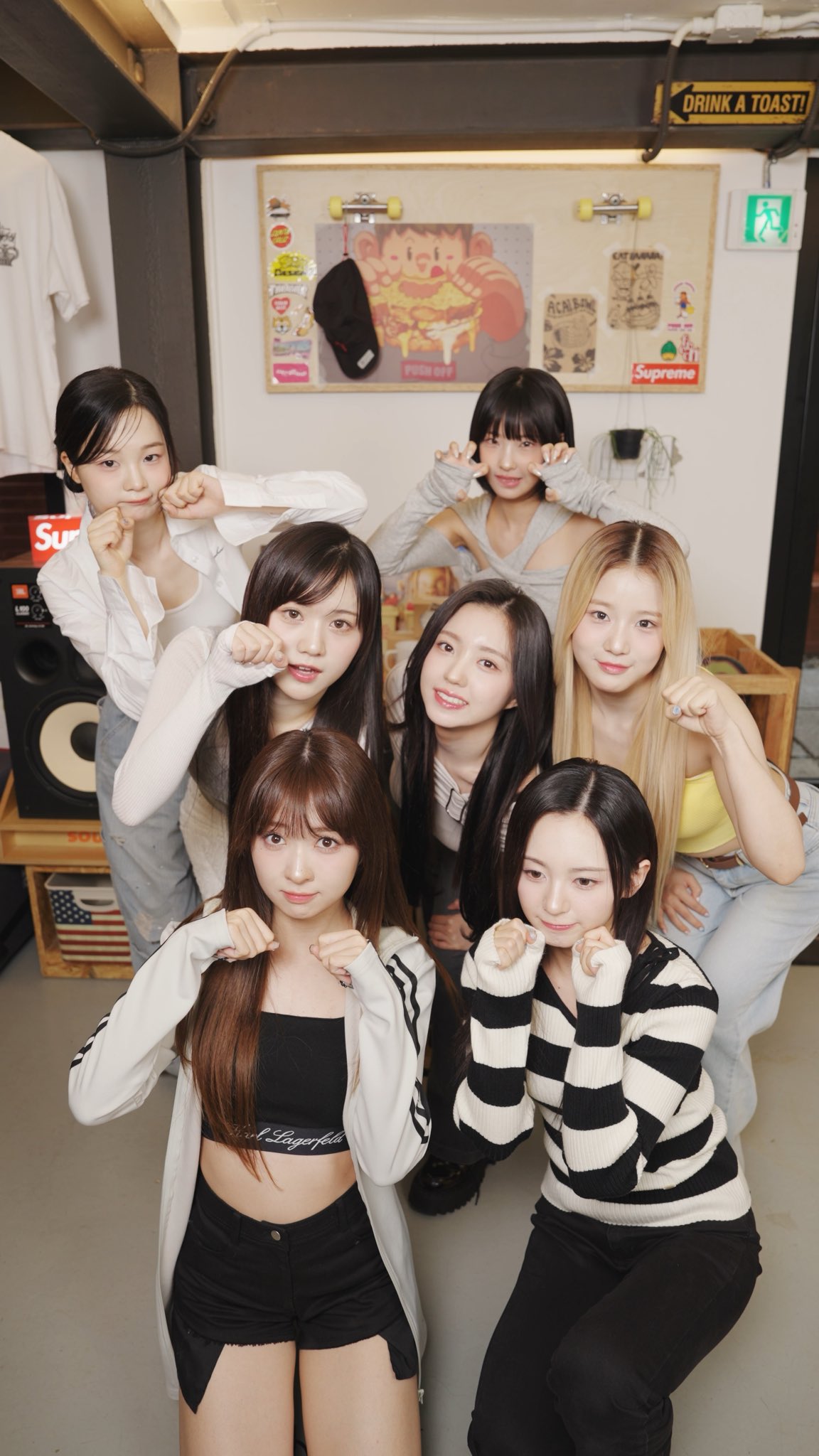 GX5spSnaUAUnMS7?format=jpg&name=large