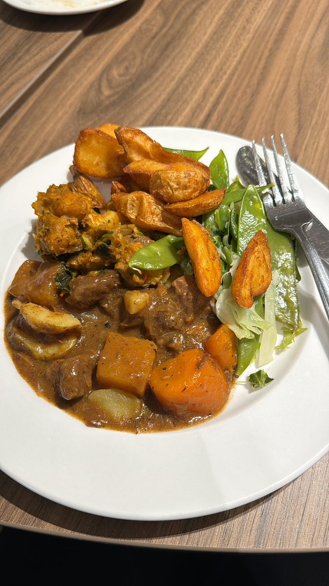 Great day at the <a href="/APRS_official/">Aston Postgraduate Research Society 2024</a> Interdisciplinary Conference yesterday! So exciting (and nerve wracking🫣) to share my research with other PGR students👏🏼

So chuffed my research was voted for the best societal impact🥹

(Lunch is also a highlight of my day😋😂)