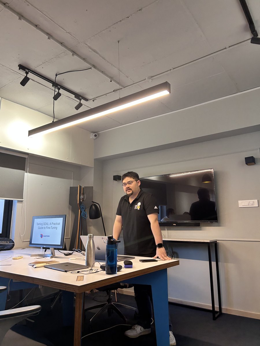 paraschopra's tweet photo. Hosted Dashtoons team at Turing’s Dream, where they detailed how they built their own anime comics generation model.

It costed them $20k and 2 months.. https://t.co/nVUFUukGI1