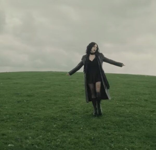 We’re just about one week out from Smitten and ‘Thinking About You’ is here to join ‘Perfume’, ‘Glasgow’, and ‘Gravity’ as our pre-launch tasters. 

buff.ly/3BbEe7I