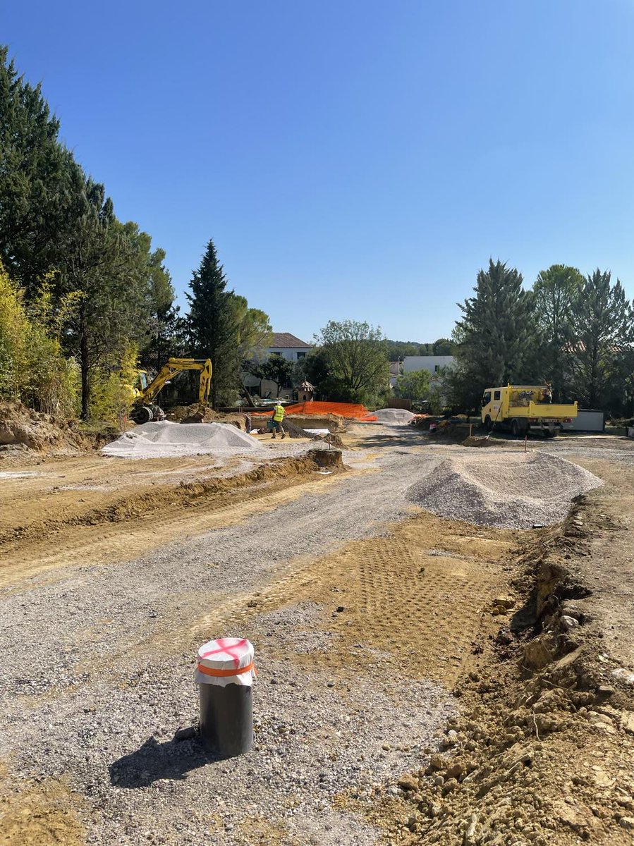 rambierimmo's tweet photo. ✨ DEMARRAGE DES TRAVAUX ✨
🏡 Nous sommes ravis de vous annoncer le démarrage des travaux de notre nouveau lotissement "Le Bois Vigier" situé à Saint-Gély-du-Fesc ! 
☎️ N'hésitez pas à nous contacter pour plus d'informations : lotissement@rambier.com - 04.67.60.55.34 https://t.co/nLzQu4oJN0