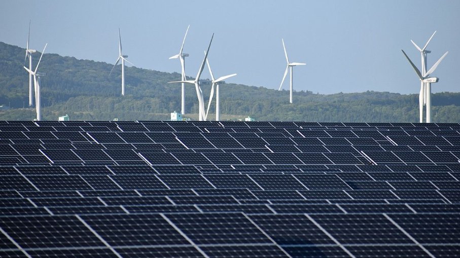 Renewables4ever's tweet photo. In a rapidly warming world, Japan must reduce its dependence on fossil fuels. Check out the interview with Inoue Hiroo from METI's Agency for Natural Resources and Energy on the government's renewable energy policies. 🌱

#RenewableEnergy #Japan

https://t.co/WhL03tKw9a https://t.co/wxFHmLYyhL