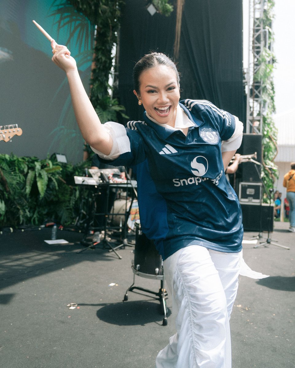 ManUtd_ID's tweet photo. Intuisiku s'lalu mengarah kepadamu 🕺

📸 @yurayunita 

#MUFC https://t.co/WaHs5c3RwU