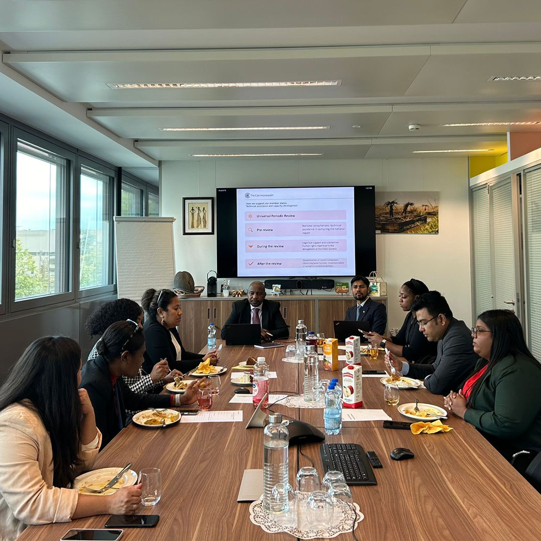 commonwealthsec's tweet image. Our Human Rights Unit held a briefing for @UNHumanRights SIDS/LDCs Trust Fund delegates from Maldives, Jamaica, Tuvalu, Vanuatu, Bahamas, &amp;amp; Bangladesh. Our Small States Office shared insights on the technical assistance available to #Commonwealth members for effective engagement…