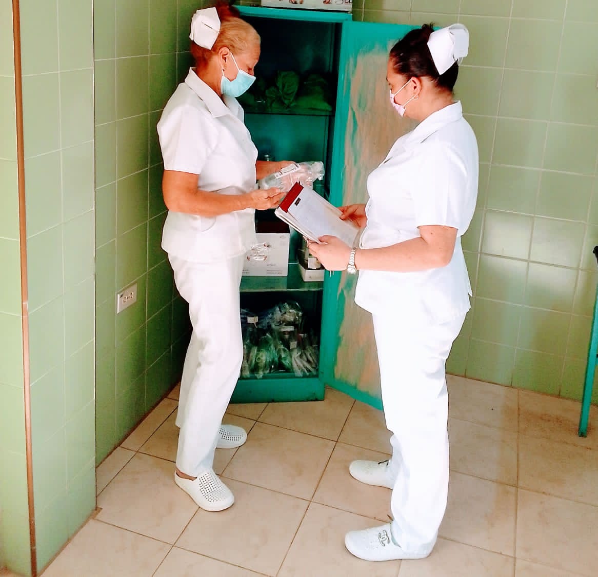 Estado Falcón CDI Marino Colina, realizando entrega y recibo del turno de Enfermería, siempre garantizando un servicio de excelencia para nuestro hermano pueblo venezolano 🇻🇪 
#CubaPorLaVida
#TumbaElBloqueo