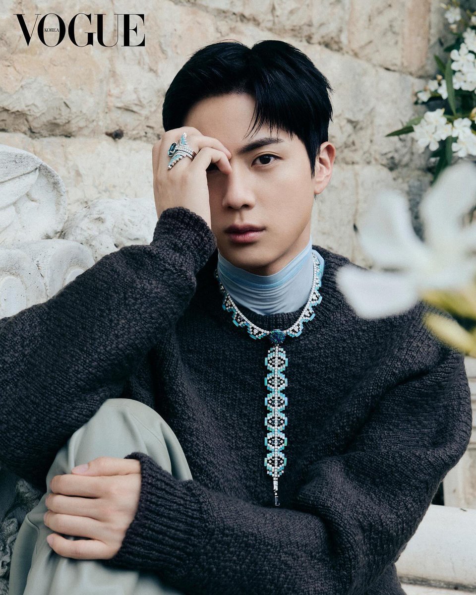 ncbdl_875's tweet photo. RT &amp; RL

FACE OF GUCCI JIN
JIN AT MILAN FASHION WEEK
#JinxGucciSS25 #GucciSS25 
#GucciIstante @Gucci https://t.co/AaYYznLbQi