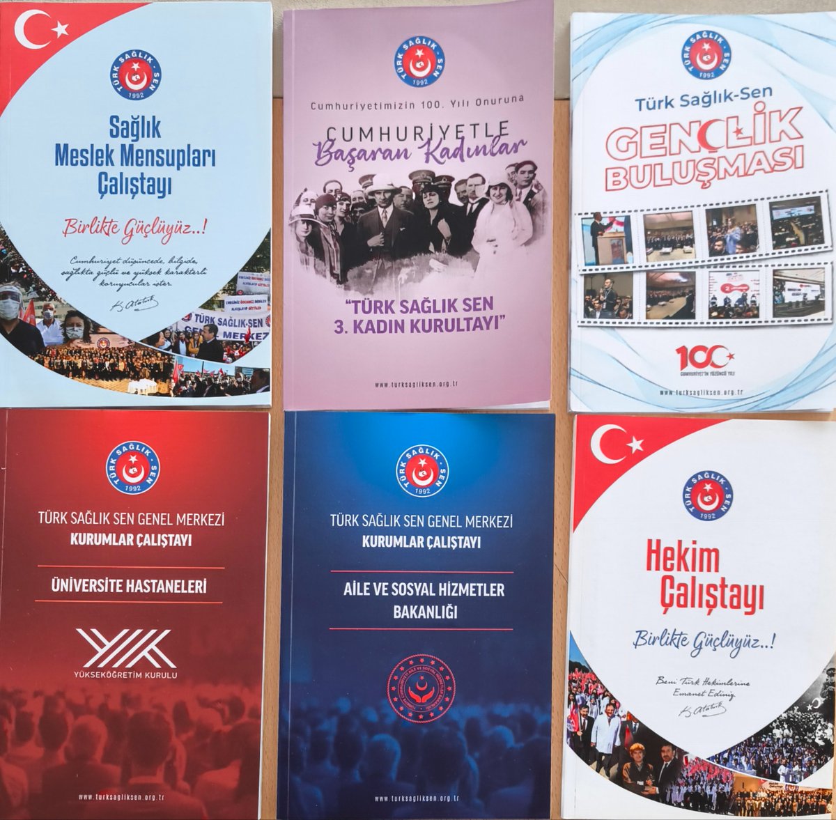 Murat03Mk2013's tweet photo. Türk Sağlık Sen Bir Sendikadan Çok Daha Fazlasıdır.

Son 1 Yıl İçerisinde 6 Çalıştay Yapılmıştır.

1. Türkiye'nin 81 İlinden Sağlık Çalışanı Arkadaşlarımızın Katılımı İle Sağlık Meslek Mensupları Çalıştayı Yapılıp Kitap Hazırlanıp Bakanlığa Sunulmuştur.

2. Kadın Çalıştayımız İçin 81 İlde Görev Yapan Kadın Sağlık Çalışanlarımızın Katılımı İle Kadın Çalışanlarımızın Sorunları Masaya Yatırılıp Çözüm Yolları Aranmış ve Kitap Haline Getirilmiştir.

3.Gençlik Buluşması Yapılarak 81 İlden Arkadaşlarımızın Katılımı İle  Genç Sağlık Çalışanlarının Sorunları,Sağlık Sistemine Bakış Açıları,Geleceğe Yönelik Düşünceleri Ele Alınmış ve Kitap Haline Getirilmiştir.

4.81 İlden Üniversite Çalışanlarının Katılımı ile Üniversitesi Hastaneleri Çalıştayı Yapılarak Üniversite Hastanelerinde Görev Alan Arkadaşlarımızın Tayin,Özlük Hakları,Mali Hakları  İle İlgili Sorun ve Çözüm Yolları Ele Alınarak Değerlendirme Yapılıp Kitap Haline Getirilmiştir.

5.Aile ve Sosyal Hizmetler Bakanlığı Kurumlar Çalıştayı Yapılarak Çalışanların Sorunları Ve Beklentilerine İlişkin Çözüm Önerileri Oluşturmuştur.

6.Tüm Türkiye den Türk Hekimlerimizin Katılımı ile Türk Hekimlerimizin Sorunları Konuşulmuş Olup Çözüm Yolları Aranmış ve Kitap Haline Getirilmiştir.