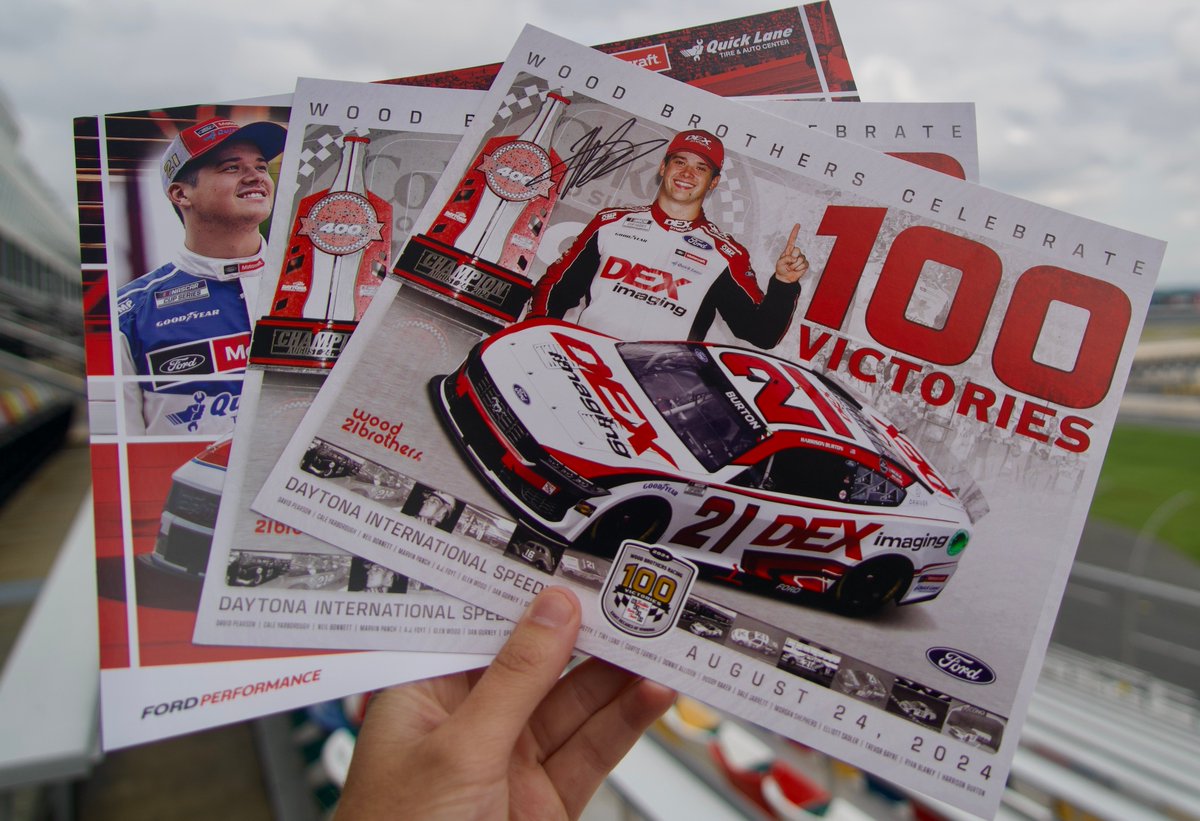 RacingAmerica's tweet image. 𝗙𝗥𝗜𝗗𝗔𝗬 𝗚𝗜𝗩𝗘𝗔𝗪𝗔𝗬! Picked up some goodies while at Wood Brothers Racing. Want to win? 👀

1️⃣ REPOST this post &amp;amp; REPLY with a 🏁 
2️⃣ MUST FOLLOW @woodbrothers21 &amp;amp; @racerjobs

Winner will be picked at random next week! More to come! 🗣️