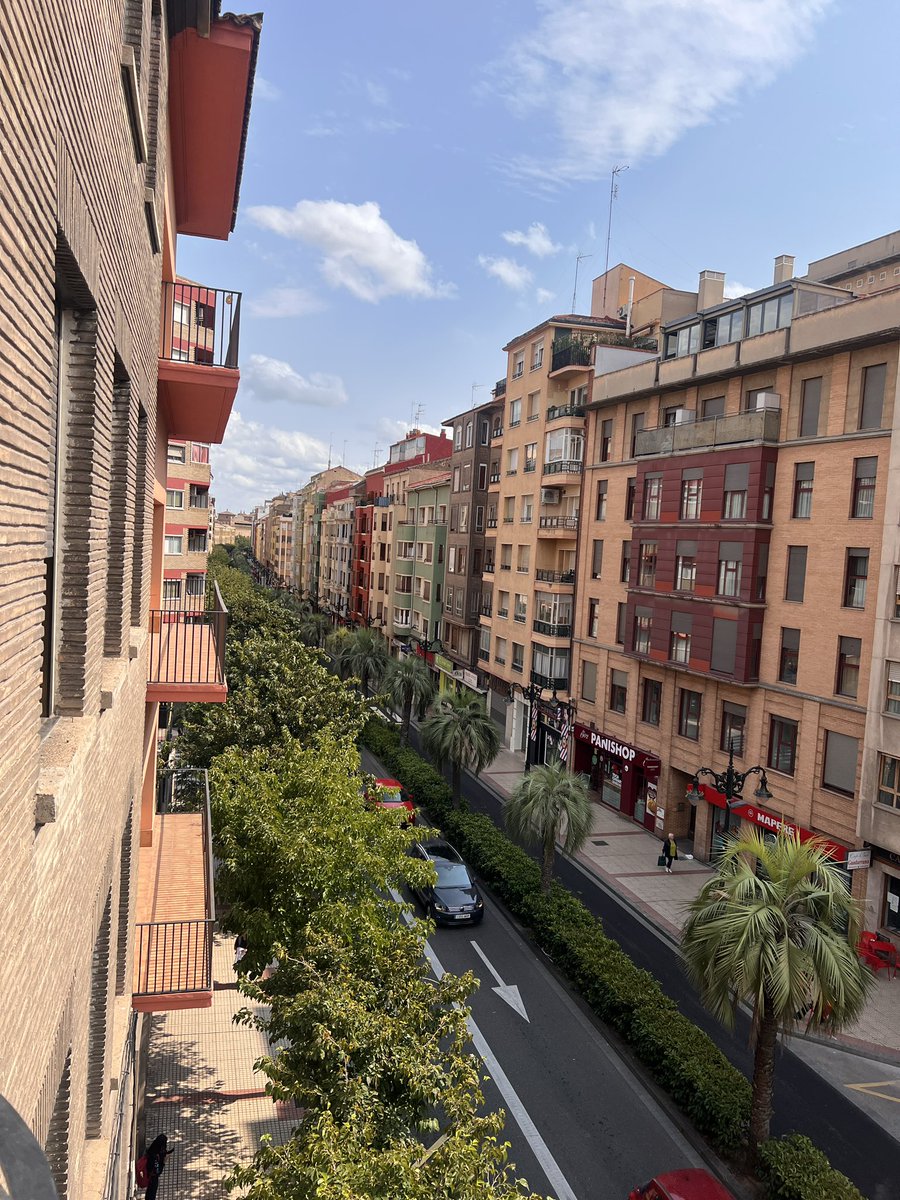 Stop 4 Zaragoza - próxima parada
Zaragoza <a href="/Hammermcfc/">Mark Hamer</a>