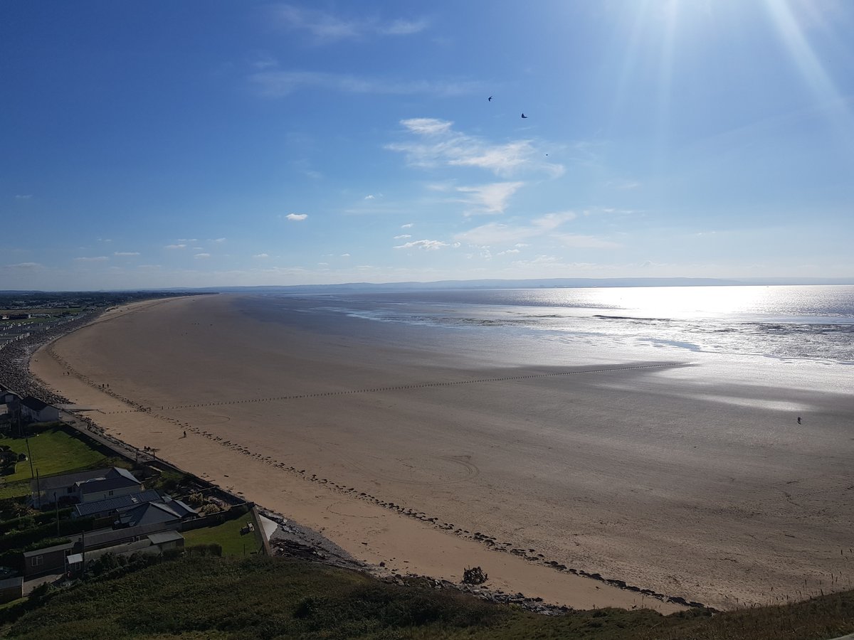 TheHistoryMouse's tweet photo. Time for #TheTwitterMouse #AlphabetChallenge. It's #WeekLforLight: Crepuscular rays on a silver sea, but #WhereWasMouse? https://t.co/MBBzo848Ei