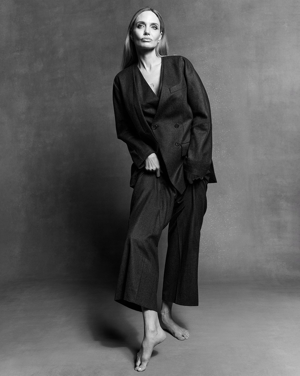 HanMu604's tweet photo. ANGELINAJOLIE!!!! https://t.co/WaiIvB96gA