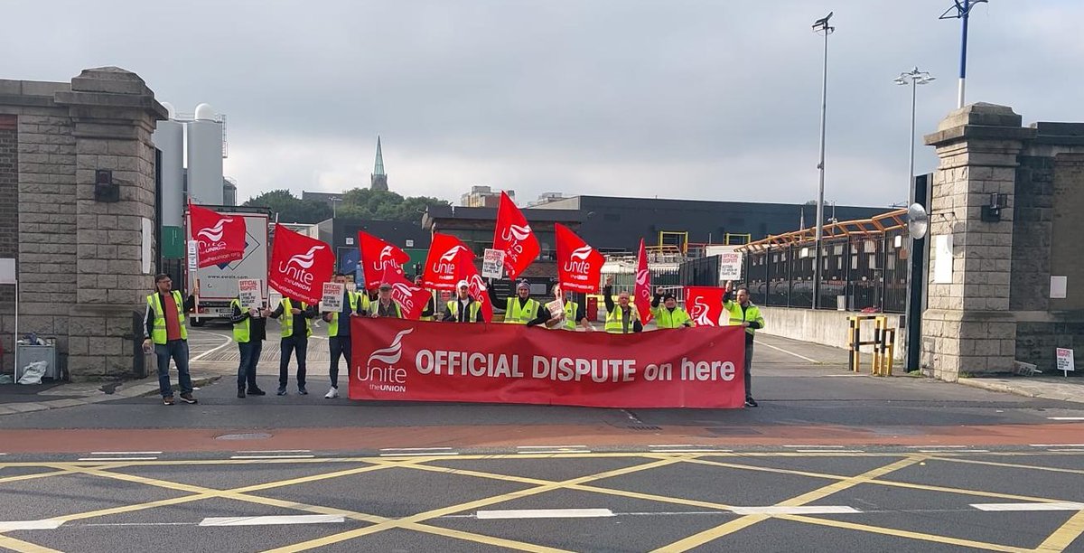 UNITE union Ireland (@uniteunionroi) on Twitter photo Strong pickets in Dublin and Athlone today in pursuit of travel time restoration for mechanical workers. If the <a href="/CIF_Ireland/">Construction Industry Federation (CIF)</a> and MEBSCA want to avoid further escalation they must return to the table and engage meaningfully with Unite #JobsPayConditions Strong pickets in Dublin and Athlone today in pursuit of travel time restoration for mechanical workers. If the <a href="/CIF_Ireland/">Construction Industry Federation (CIF)</a> and MEBSCA want to avoid further escalation they must return to the table and engage meaningfully with Unite #JobsPayConditions