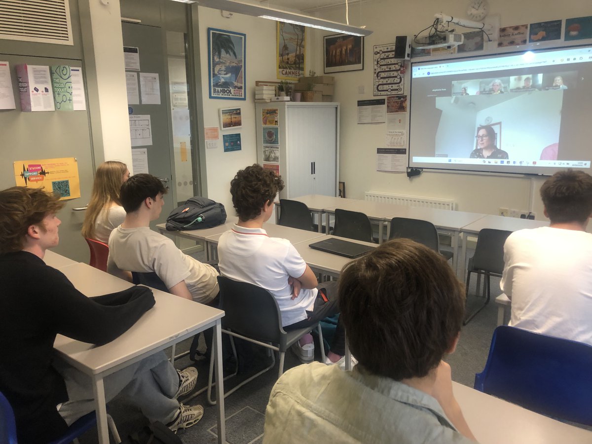 UCSModLangs's tweet image. Thank you @MMLL_Cambridge , our keen Y12 linguists have thoroughly enjoyed the tasters and valuable advice at your &quot;Why Not Languages?&quot; webinar today.