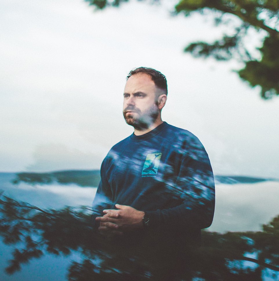 New song from @joelinspace out today! “Feed Babylon” is the lead single off his debut album, Extinction Letters, out 10/25 on Yellow Racket.

open.spotify.com/track/7tieJmp0…