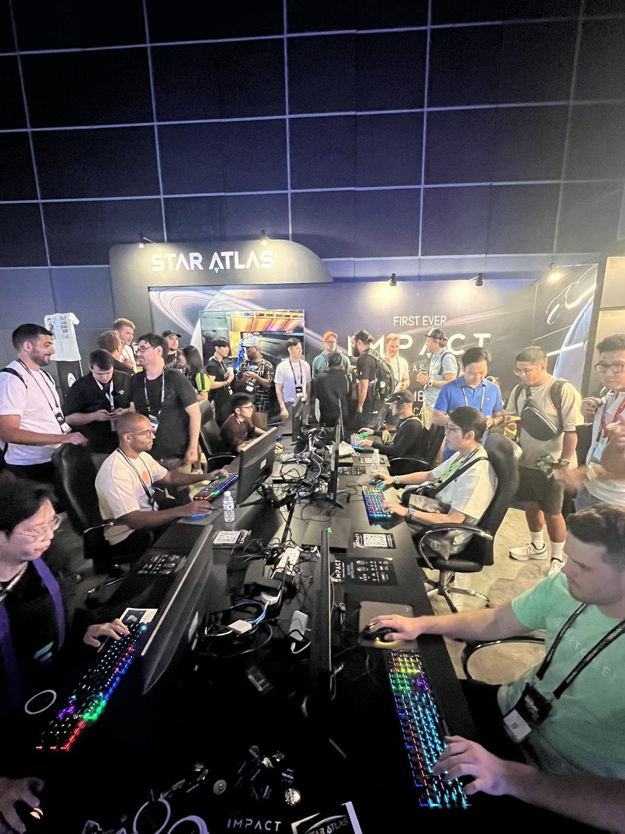 Santiacc_'s tweet photo. Great turnout at the Star Atlas Breakpoint Booth! 🔥 https://t.co/xutEbURJ8J