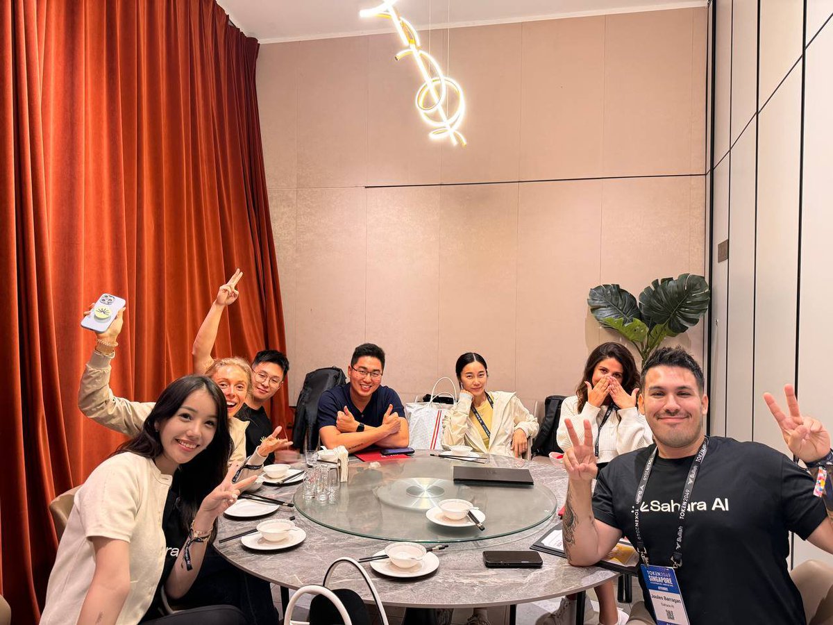 That's a wrap Token2049 🇸🇬

What an incredible experience! From insightful discussions to connecting with AI &amp; Web3 innovators and enthusiasts.

Together we can create an equitable, transparent, &amp; collaborative AI future. 

Huge shoutout to the #Token2049  event staff for all the