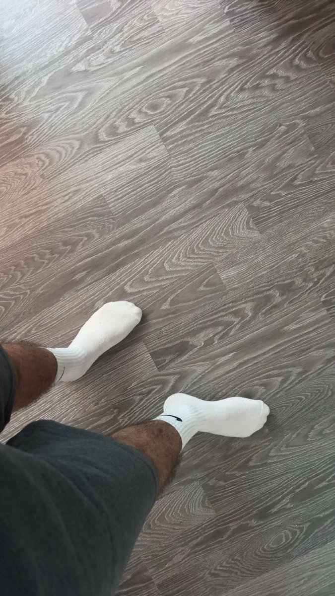 zero6____'s tweet image. First tweet 👣 #feet #feetman #feetworshi̇p