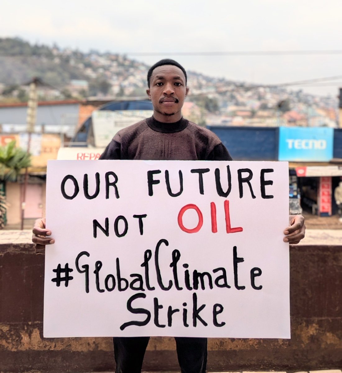 Léon Mugisho🇨🇩 (@leon_mugisho) on Twitter photo It's Time To Fund Our Future Not Oil
#GlobalClimateStrike <a href="/GretaThunberg/">Greta Thunberg</a> <a href="/Fridays4future/">Fridays For Future</a> It's Time To Fund Our Future Not Oil
#GlobalClimateStrike <a href="/GretaThunberg/">Greta Thunberg</a> <a href="/Fridays4future/">Fridays For Future</a>