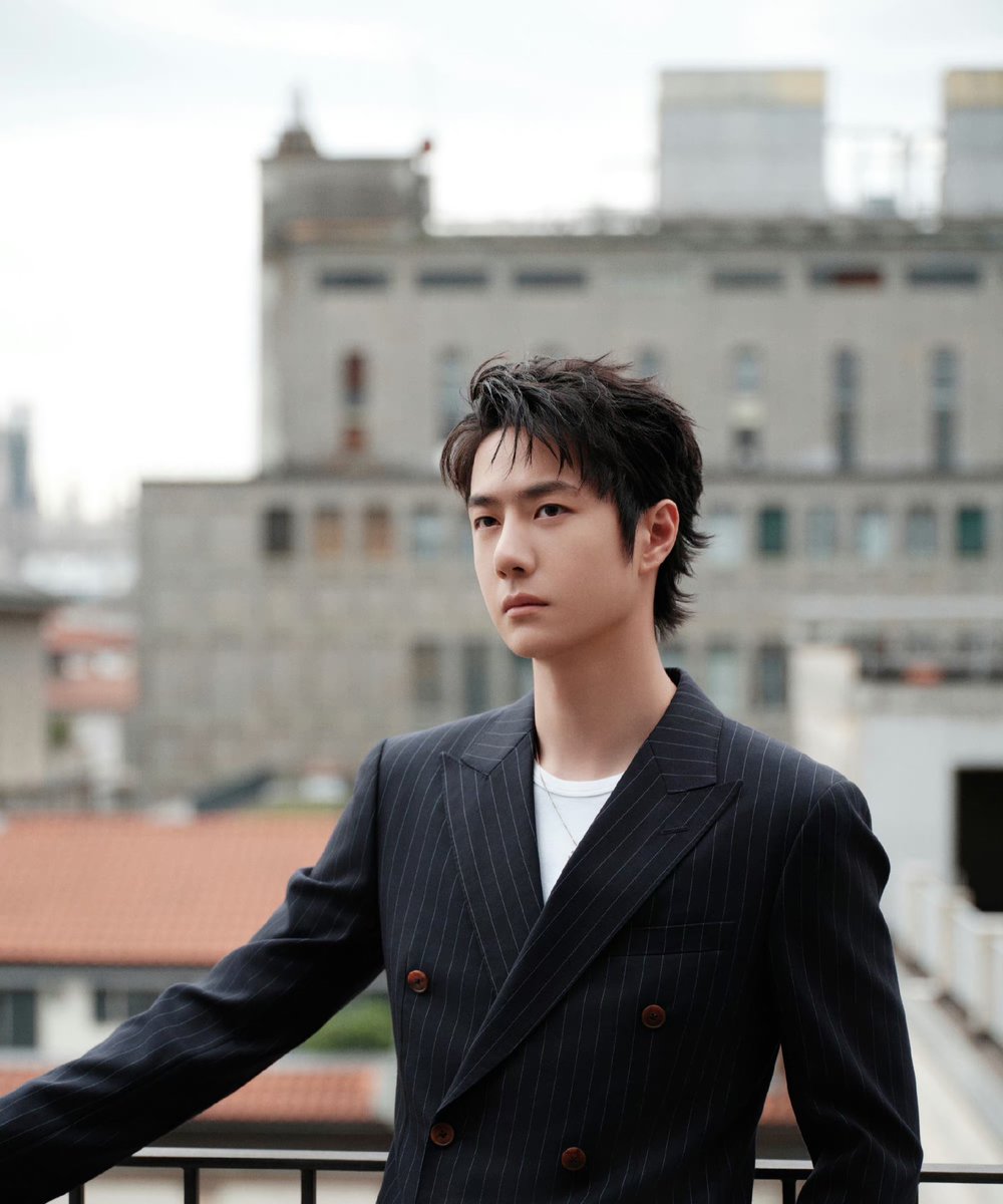 #WangYibo for #JimmyChoo SS25 at Milan Fashion Week

More - weibo.com/7485885521/508…