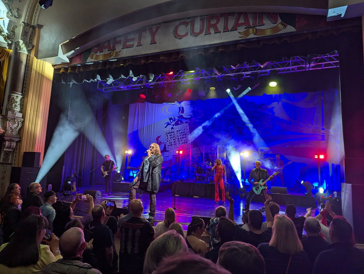 ScottishGeekGuy's tweet photo. I was given tickets to see @celebratingmeatloaf / @CalebJohnson
It. Was. AMAZING
Well done to all involed, you put on a spectacular show
If you were ever a fan of MEATLOAF, 💯 Check this show out
#meatloaf #celebratingmeatloaf #calebjohnson https://t.co/Z4shu9vZhk