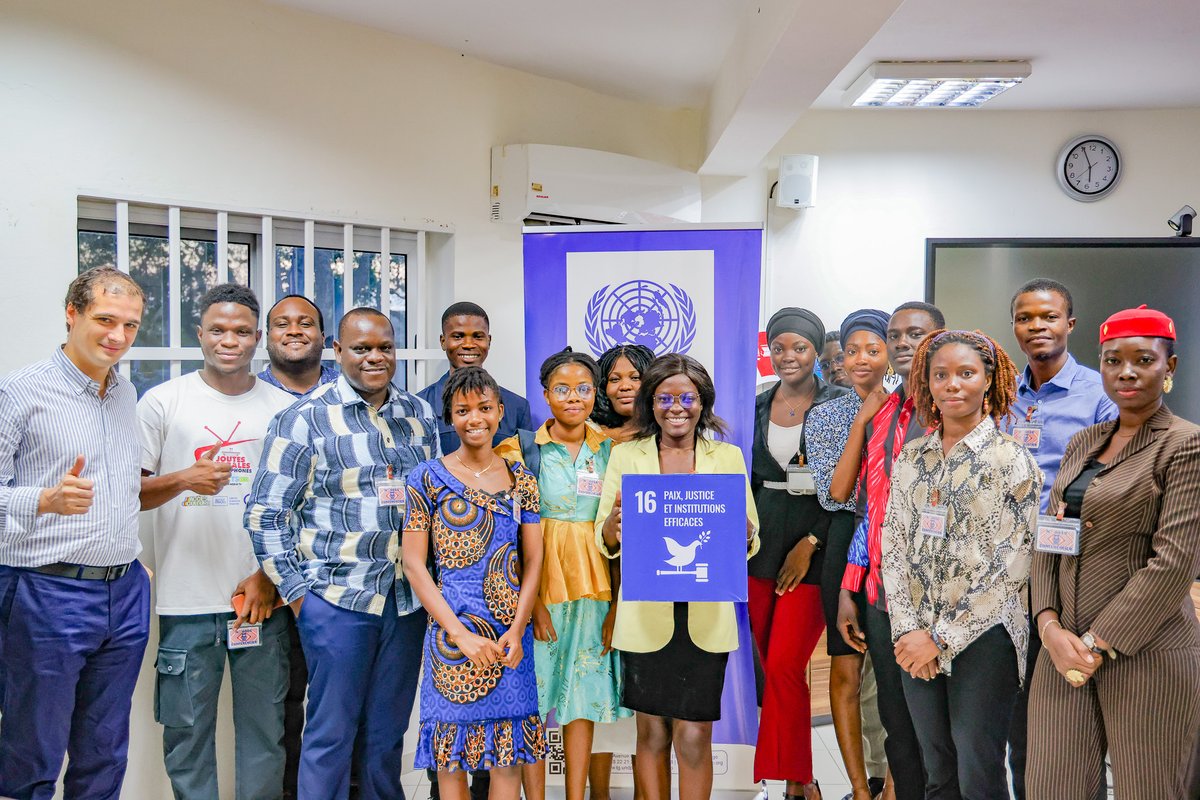 PnudTogo's tweet image. Célébration #peaceDay2024 au Togo.
En collaboration avec @WanepTogo nous avons renforcé hier les connaissances des lauréats finalistes de l&apos;édition 2024 des Joutes verbales francophones sur les idéaux de #Paix. 
Ensemble, réinventons un🌍plus juste, pacifique et durable!
#ODD16