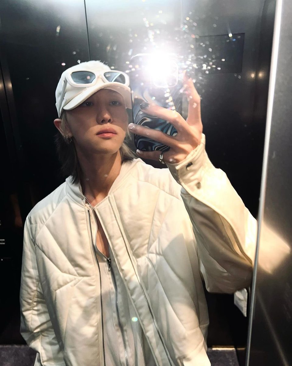 svtranslation's tweet image. 240920 @/xuminghao_o instagram story
🎵 FKA twigs • Eusexua

#THE8 #디에잇 @pledis_17