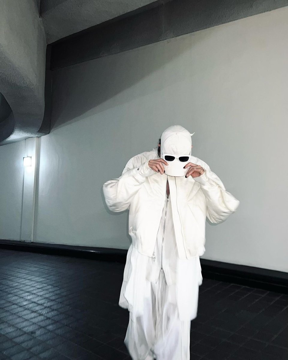 svtranslation's tweet image. 240920 @/xuminghao_o instagram story
🎵 FKA twigs • Eusexua

#THE8 #디에잇 @pledis_17