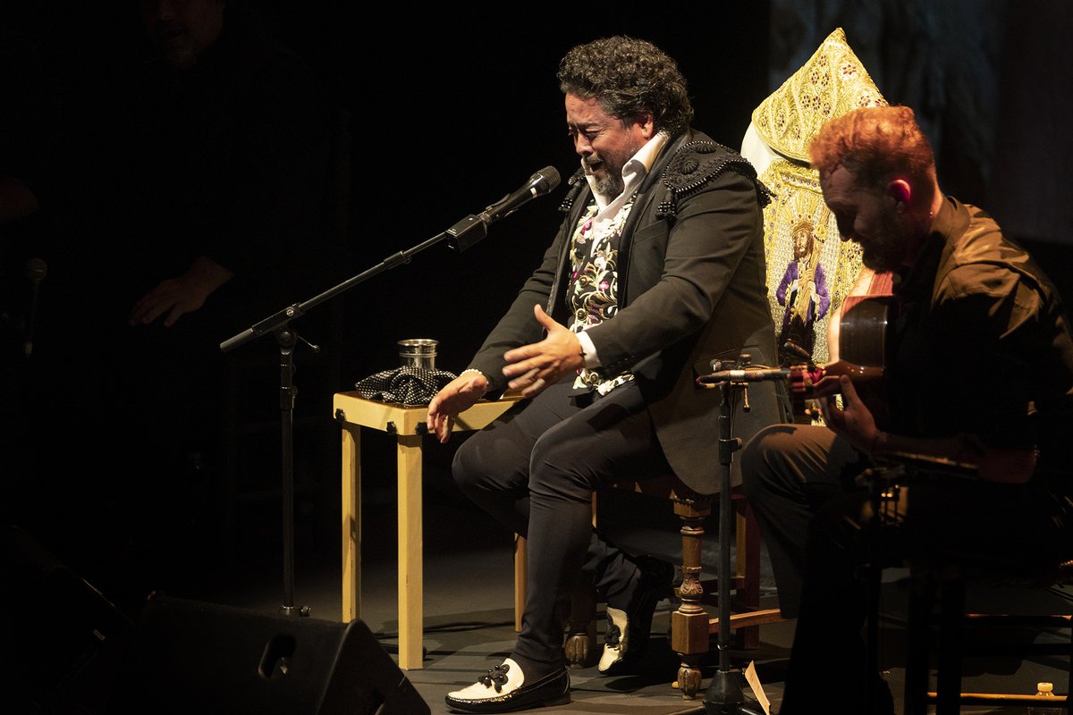 Rafael de Utrera homenajeó al cante de su tierra en la La Bienal de Flamenco. Sevilla. Lee la crítica del espectáculo en vaivenesflamencos.com/5504/.html