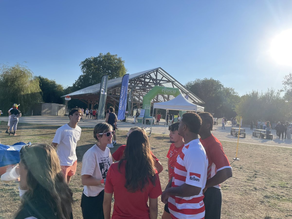 Hier soir, deux beaux événements de #BienvenueAuxEtudiants à Poitiers :

🧑‍💻 le Welcome Job organisé par le <a href="/POITIERS_CROUS/">Crous Poitiers</a>, 300 visiteurs, 30 entreprises et asso.

🏋️ 3ème Jeuxlympiades de la Ville, organisées avec l’<a href="/AFEP_asso/">AFEP</a>, plus de 250 participants et une ambiance de folie !