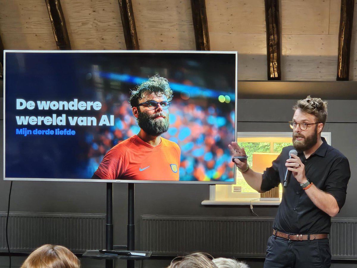 Huis voor de Sport (@huisvoordesport) on Twitter photo Gistermiddag was onze traditionele startbijeenkomst bij De Coendersborg in Groningen. Een mooie gezamenlijke aftrap van het nieuwe sport- en beweegseizoen met o.a. gastspreker/AI-expert Hendrik van Zwol. Blijf bewegen is ook blijf ontwikkelen! <a href="/RealAIMagician/">Hendrik van Zwol</a> #blijfbewegen Gistermiddag was onze traditionele startbijeenkomst bij De Coendersborg in Groningen. Een mooie gezamenlijke aftrap van het nieuwe sport- en beweegseizoen met o.a. gastspreker/AI-expert Hendrik van Zwol. Blijf bewegen is ook blijf ontwikkelen! <a href="/RealAIMagician/">Hendrik van Zwol</a> #blijfbewegen
