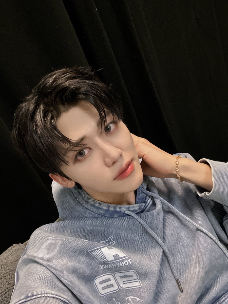 jmjnarchive's tweet photo. 240920 🐱

“ah i’m going to sleep now but there was something i forgot!” https://t.co/0GhaLJlXHO