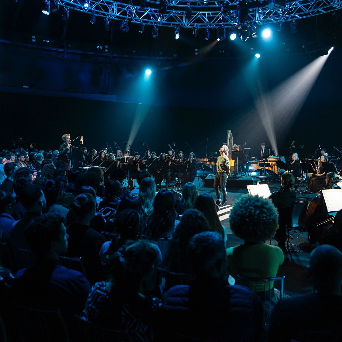 wearevillagers's tweet image. Tonight at 8pm IST @RTEOne celebrates @CultureNight ✨ It&apos;s been a real treat to work with @gallenmusic on his new arrangement of a Villagers song for this special one-off performance with the @rte_co conducted by David Brophy in the Round Room of the Mansion House, Dublin ➡️