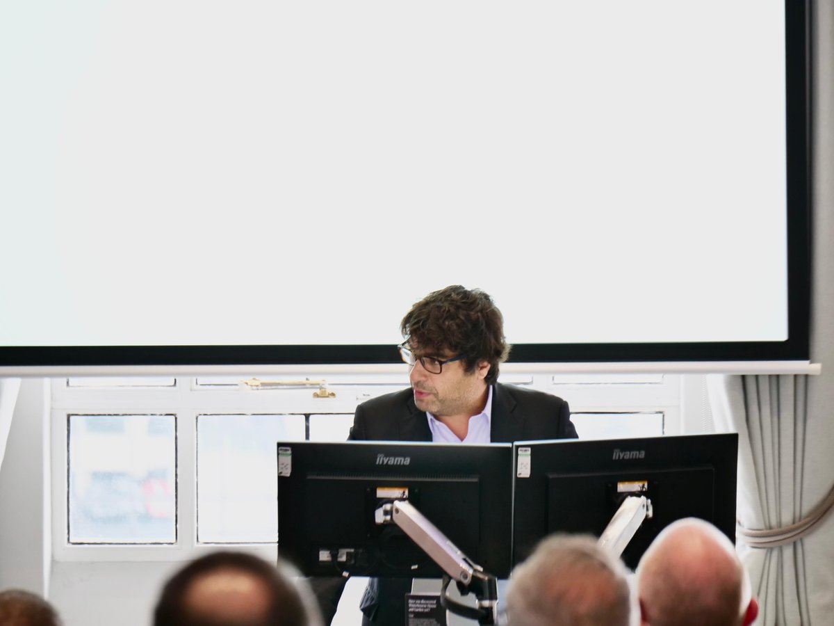 We are back underway on Day 2 with our keynote speaker Hashim Al-Hashimi. Hashim pioneers our modern day understanding of how RNA works. Discovering the structural ensembles and dynamics of RNA, DNA and RNA-ligand binding using NMR. <a href="/Columbia/">Columbia University</a> #NMR #RNA