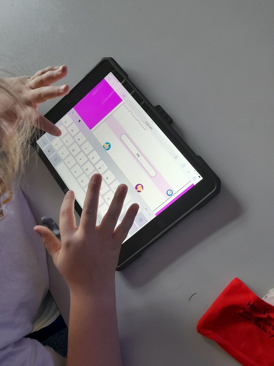 Yesterday Year 4 looked at Branching databases, we discussed what a database is and how we can organise them find information.  We used key yes or no questions to help us filter out information and find what we are looking for.
<a href="/Flomellynews/">Florence Melly Community Primary School</a> #flomellyear4 #flomellycomputing