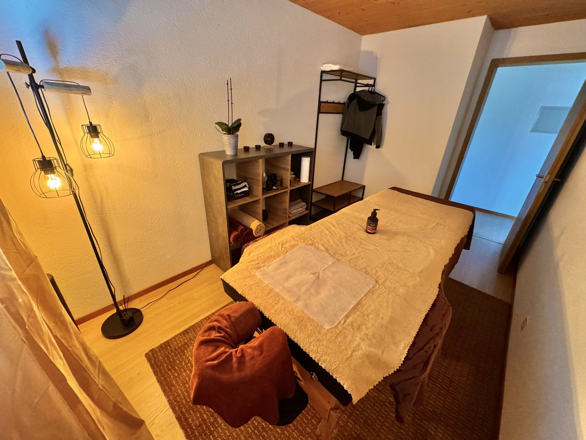 Es sind noch freie Termine über das Wochenende verfügbar. 10% Rabatt zum Herbstanfang für diejenigen, die über diese Plattform eine Reservation machen ✨